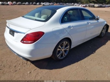 Mercedes Klasa C W205 2015 Mercedes-Benz Klasa C 2015 MERCEDES-BENZ C 300 2.0 Benzyna 241KM, zdjęcie 6