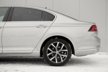 Volkswagen Passat B8 Limousine 2.0 TDI BlueMotion SCR 190KM 2017 Volkswagen Passat Highline 2.0 TDI 190 KM DSG Salon Polska Autotrade, zdjęcie 13