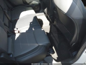 Mercedes GLB 2021 Mercedes-Benz GLB amg 35, 2021r., 4x4, 2.0L 2.0 Benzyna 302KM, zdjęcie 8