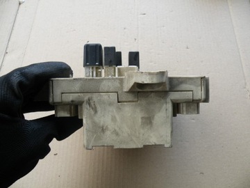 Блок предохранителей Lexus IS200 2.0 RHD Русский