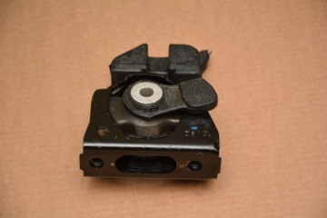 Подушка лап двигателя Toyota Auris II Hybrid