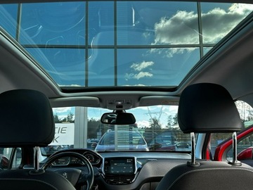 Peugeot 2008 I SUV Facelifting 1.2 PureTech 110KM 2018 Peugeot 2008 SalonPL Panorama Półskóra Navi, zdjęcie 9