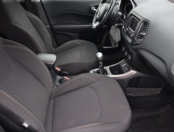 Jeep Compass II SUV 1.4 MultiAir 140KM 2017 Jeep Compass 1.4 MultiAir, Salon Polska, Klima, zdjęcie 8