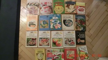 ZESTAW 19 KSIĄŻEK KUCHARSKICH !!!