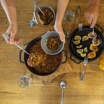 ЧУГУННАЯ КОРЗИНКА С СКОРОДКОЙ-ГРИЛЬ 5Л + 1Л БРОВИНА