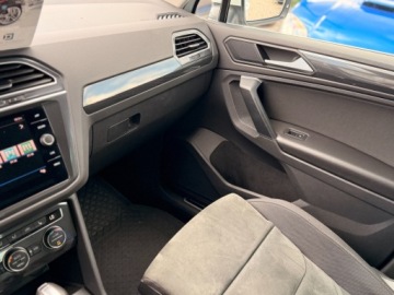 Volkswagen Tiguan II SUV 2.0 TDI 190KM 2019 Volkswagen Tiguan R-LINE 4motion DSG Masaze Bezwypadkowy 2.0 190KM, zdjęcie 20