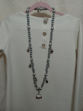 Długie, Bogato zdobione korale z zawieszką z Madrytu