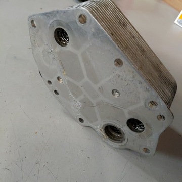 BMW E60 E61 525D 530D MOTOR M57N CHLADIČ OLEJE MOTORU