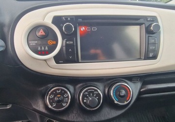 Toyota Yaris III Hatchback 5d 1.33 Dual VVT-i 99KM 2013 Toyota Yaris 1.3Benzynaniski przebiegsuper stan 1.3 Benzyna 99KM, zdjęcie 17