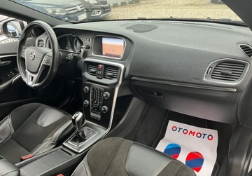 Volvo V40 II Hatchback Facelifting 2.0 D2 120KM 2018 Volvo V40 , R- Design , nawigacja , skorzane fotele 2.0 Diesel 120KM, zdjęcie 33