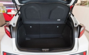 Toyota C-HR I Crossover Facelifting 1.8 Hybrid 122KM 2023 Toyota C-HR 1.8 Hybrid Style 1.8 Hybryda 122KM, zdjęcie 21