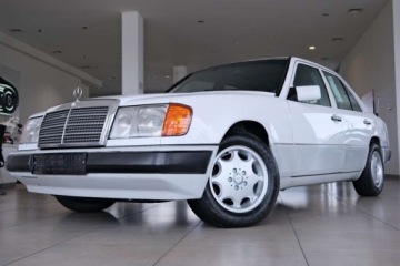 Mercedes W124 Sedan 2.0 118KM 1991 Mercedes-Benz W124 (1984-1993) 2.0 Benzyna 118KM, zdjęcie 19