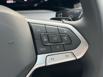 Volkswagen Golf VIII Variant 1.5 eTSI 150KM 2023 Volkswagen Golf VW GOLF VARIANT VIII Webasto Ambient CarPlay 1.5 Benzyna, zdjęcie 16