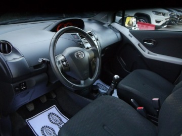 Toyota Yaris II Hatchback 5d 1.33 Dual VVT-i 101KM 2011 Toyota Yaris 1.3 Stan b.dobry Bez rdzy i korozji!!, zdjęcie 26