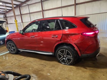 Mercedes GLC C254/X254 2023 Mercedes-Benz GLC 300 4Matic 2023 2.0 Benzyna 255KM, zdjęcie 1