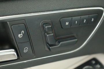 Mercedes Klasa E W212 Limuzyna 350 CDI BlueEFFICIENCY 231KM 2009 Mercedes E E 350 CDI, 227 KM, Automat, Skóra, zdjęcie 8