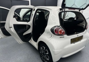 Toyota Aygo I 2013 Toyota Aygo 1.0 benzyna 1 wlasciciel 100 bezwypadkowy Benzyna 70KM, zdjęcie 26