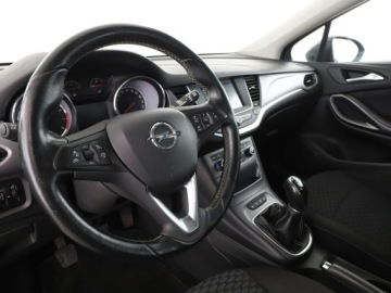Opel Astra K Sports Tourer 1.4 Turbo 125KM 2016 Opel Astra niski przebieg PDC grzane fotele+kier., zdjęcie 13