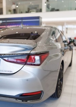 Lexus ES VII (XV70) Sedan Facelifting 300h 218KM 2023 Lexus ES 300h F Sport Dign 2.5 Hybryda 218KM, zdjęcie 14