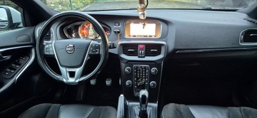 Volvo V40 II Hatchback Facelifting 2.0 D2 120KM 2017 VOLVO V40 R-DESING! Stan idealny!, zdjęcie 16