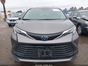 Toyota Sienna III 2022 Toyota Sienna Le, 2022r., 4x4, 2.5L 2.5 Benzyna 189KM, zdjęcie 5