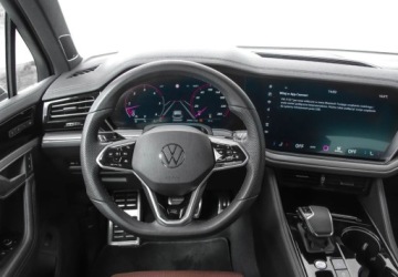 Volkswagen Touareg III SUV 3.0 V6 SCR TDI 286KM 2023 Volkswagen Touareg 3.0 286KM V6 TDI 4Motion R-Line Dach panoramiczny Hak N, zdjęcie 17