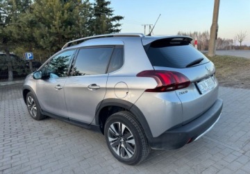 Peugeot 2008 I SUV Facelifting 1.2 PureTech 110KM 2018 Peugeot 2008 1.2T 110KM 2018r automat navi kamera polskora 1.2 110KM, zdjęcie 1