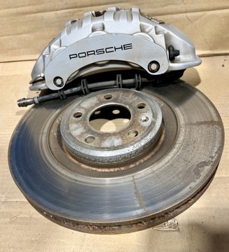 BRZDA TŘMEN KOTOUČ PŘEDNÍ PRAVÝ PORSCHE MACAN 95B