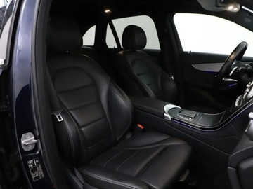 Mercedes GLC C253 SUV Facelifting 2.0 220d 194KM 2020 Mercedes GLC 220 d 194 KM 4x4 Pakiet AMG LEDy ILS, zdjęcie 6