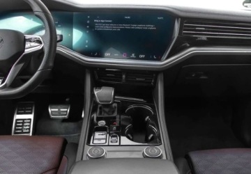 Volkswagen Touareg III SUV 3.0 V6 SCR TDI 286KM 2023 Volkswagen Touareg 3.0 286KM V6 TDI 4Motion R-Line Dach panoramiczny Hak N, zdjęcie 17