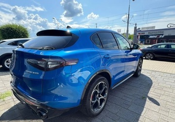 Alfa Romeo Stelvio SUV Facelifting 2023 2.0 GME Turbo 280KM 2025 Alfa Romeo Stelvio Alfa Romeo Stelvio abonament 1687 zl 2.0 Benzyna 280KM, zdjęcie 2