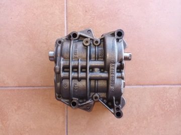 POMPA OLEJU WAŁKI MERCEDES 2,2 CDI A6460100236