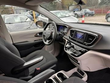 Chrysler Pacifica II 3.6 V6 291KM 2018 Chrysler Pacifica 3.6 benzyna/Automat/8 miejsc/Fak, zdjęcie 14