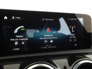 Mercedes Klasa A W177/V177 Hatchback 1.3 200 163KM 2018 Mercedes A 200 automat półskóra navi klima auto, zdjęcie 22