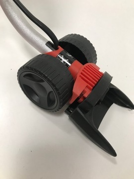 Телескопическая ручка ножниц Bosch.