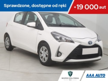 Toyota Yaris III Hatchback 5d Facelifting Hybrid 100KM 2017 Toyota Yaris 1.5 Hybrid, Salon Polska, Serwis ASO
