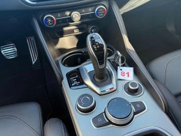 Alfa Romeo Giulia II Sedan Facelifting 2023 2.0 GME Turbo 280KM 2025 ALFA ROMEO Giulia Turbo Veloce Q4 Sedan 2.0 (280KM) 2025, zdjęcie 13