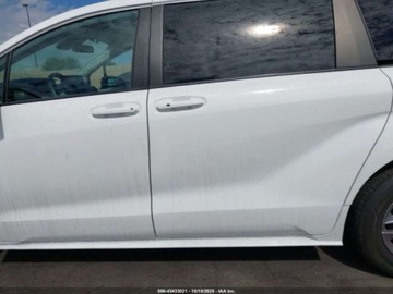 Toyota Sienna III 2023 Toyota Sienna LE 2023 2.5l 2.5 Hybryda 189KM, zdjęcie 2