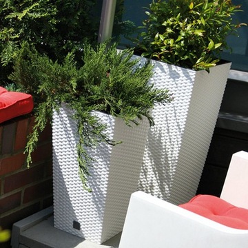 УЛИЧНЫЙ ЦВЕТОЧНЫЙ ВАЗ ИЗ РОТЕГА, БЕЛЫЙ С ВСТАВКОЙ, ВЫСОКАЯ КРЫШКА