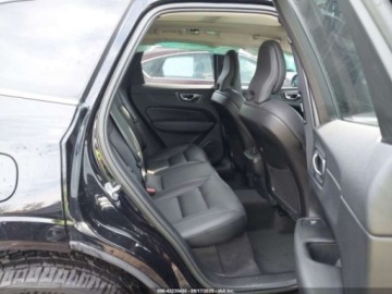 Volvo XC60 II 2023 Volvo XC 60 B5 PLUS BRIGHT THEME, 2023 2.0 Benzyna 247KM, zdjęcie 7