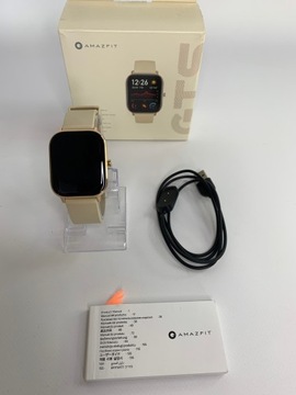 Умные часы Amazfit GTS золотого цвета