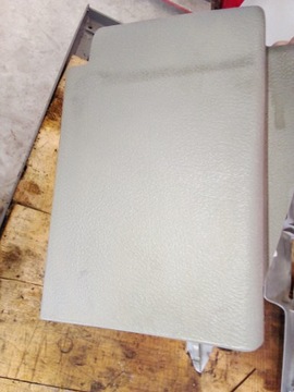 PLAST POLIČKY KUFRU LEVÝ PRAVÝ VW GOLF IV 1J4867761C 1J4867762C