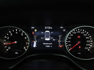 Jeep Compass II SUV 1.4 MultiAir 140KM 2019 Jeep Compass Grzane fotele grzana kierownica klima, zdjęcie 21