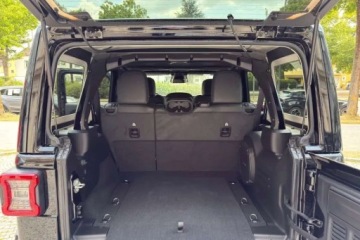 Jeep Wrangler IV 80th Anniversary 2d  Seria 6 2.0 GME Turbo 272KM 2025 Jeep Wrangler SAHARA GME 2.0 Turbo 272 KM ALPINE Polski Salon Od reki, zdjęcie 29