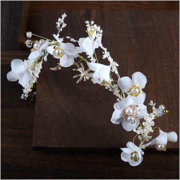 Венок на голову Белое причастие Свадебная диадема Светлые цветы Кристаллы Жемчуг
