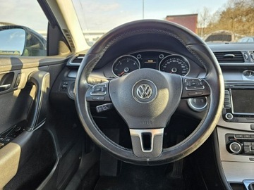 Volkswagen Passat B7 Variant 1.6 TDI CR DPF BlueMotion 105KM 2011 Volkswagen Passat 1,6 diesel 105KM nawigacja, zdjęcie 9