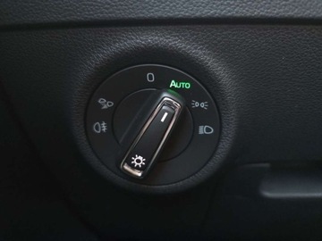 Skoda Karoq Crossover Facelifting 1.5 TSI ACT 150KM 2023 Skoda Karoq 1.5TSI 150KM DSG Style Reflektory przednie Full LED Matrix z f, zdjęcie 9