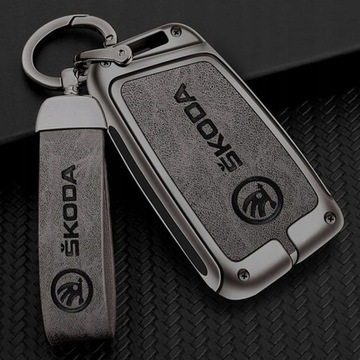 Металлический брелок для ключей Skoda.