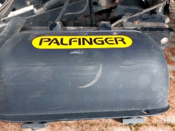 Контейнер с лифтом PALFINGER Iveco 70C 50C