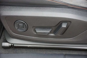 Audi Q3 I SUV Facelifting 2.0 TDI 150KM 2018 Audi Q3 2.0 TDI CR 4x4, S-Line, Virtual, Navi, Kamera, LED Matrix, GWARANC, zdjęcie 27